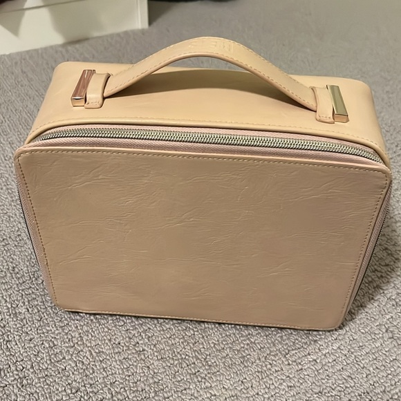 BEIS The Cosmetic Bag - Picture 2 of 8